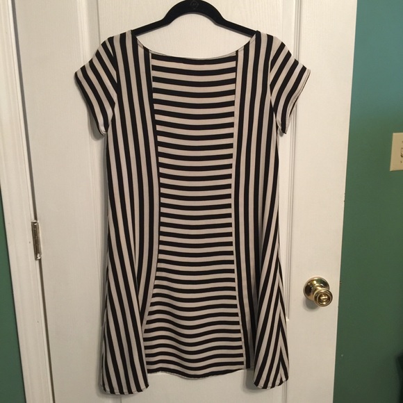 Le Lis Black & White Stripe Dress Small - Picture 3 of 3